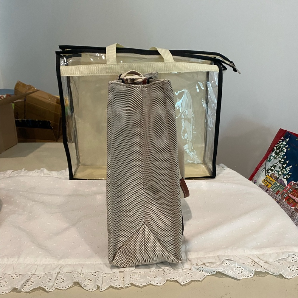 Chloé Woody Medium Tote Bag in Linen - Picture 5 of 8